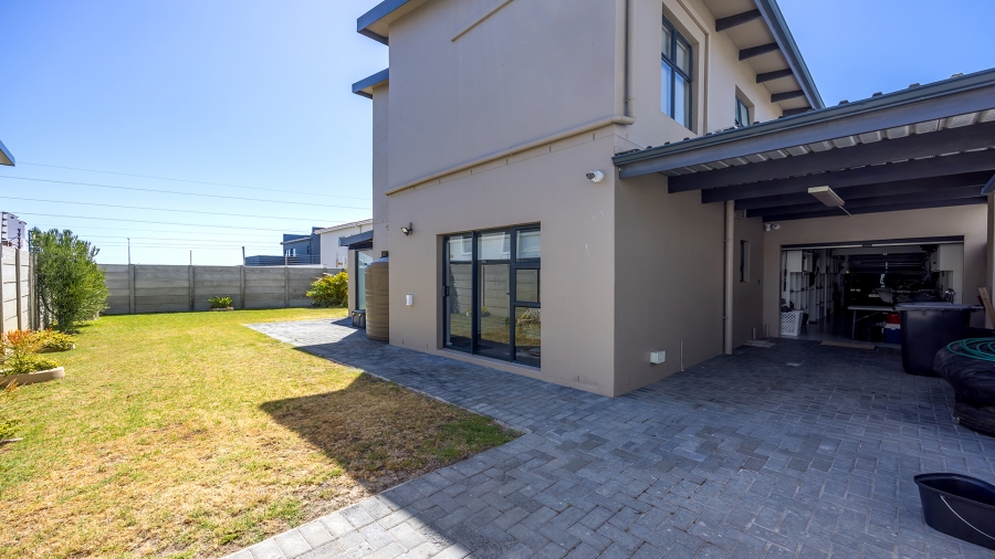 4 Bedroom Property for Sale in Parklands North Western Cape